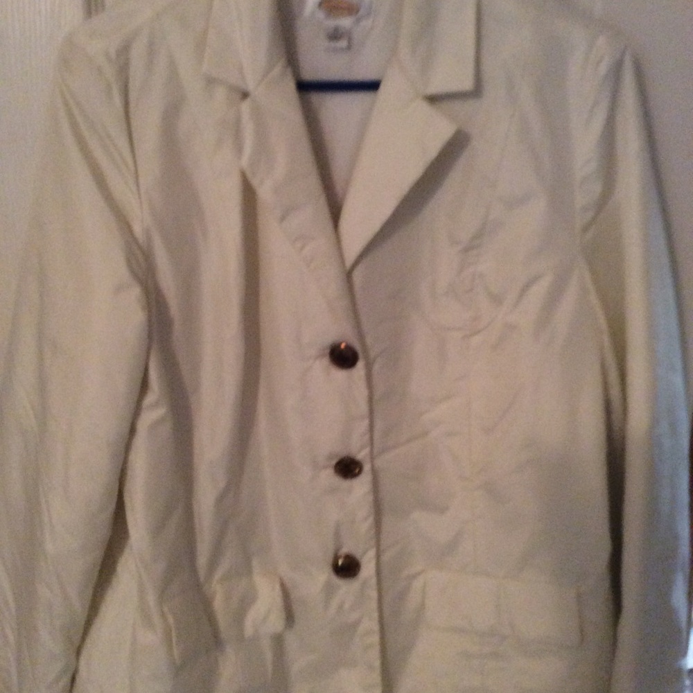 Fun blazer. Lightweight fabric